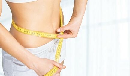 Körperübungen zum Abnehmen an Hüfte und Bauch
